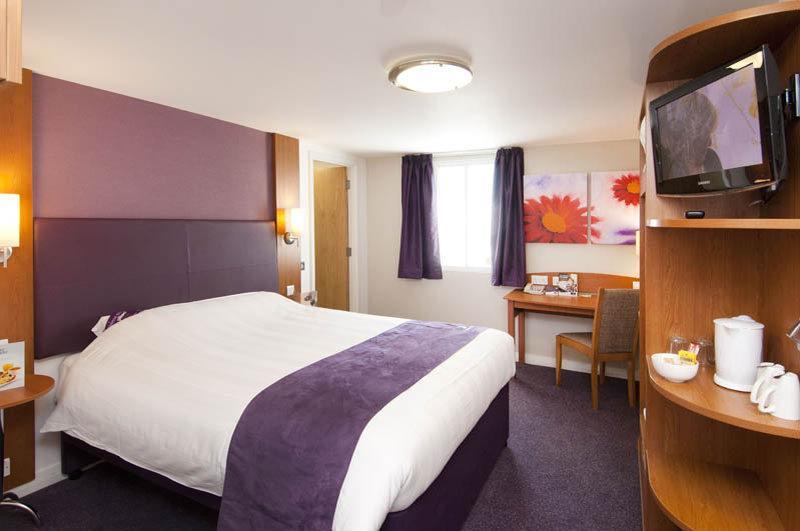 Premier Inn Aylesbury Ейлзбері Екстер'єр фото